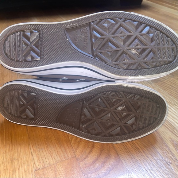 Size 6.5 Chuck Taylor All Star High Faux Leather shoes - Picture 5 of 5